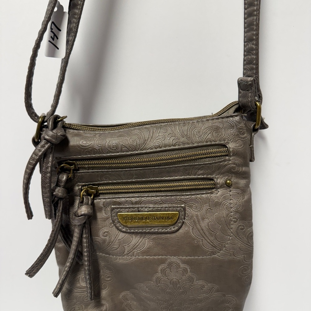 Stone Mountain Crossbody in great condition.